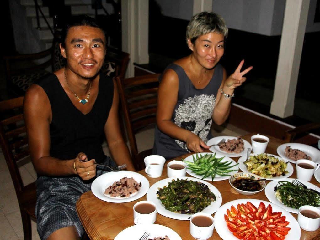 ฮอลิเดย์ แฟชั่น อินน์ เนกอมโบ ภายนอก รูปภาพ